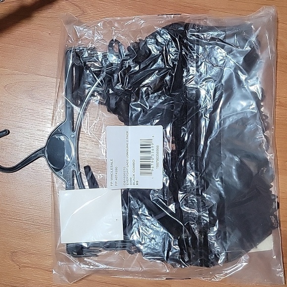 FREE PEOPLE INTIMATELY EVERYDAY LACE LONGLINE BRA 2-PACK IN BLACK COMBO - Picture 5 of 7